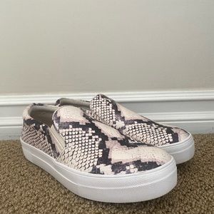 New Steve Madden Women’s Gills-C Snake Shoes